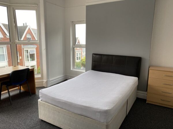 7 BED - 9A Hawthorne Avenue, Uplands, Swansea, SA2 0LP