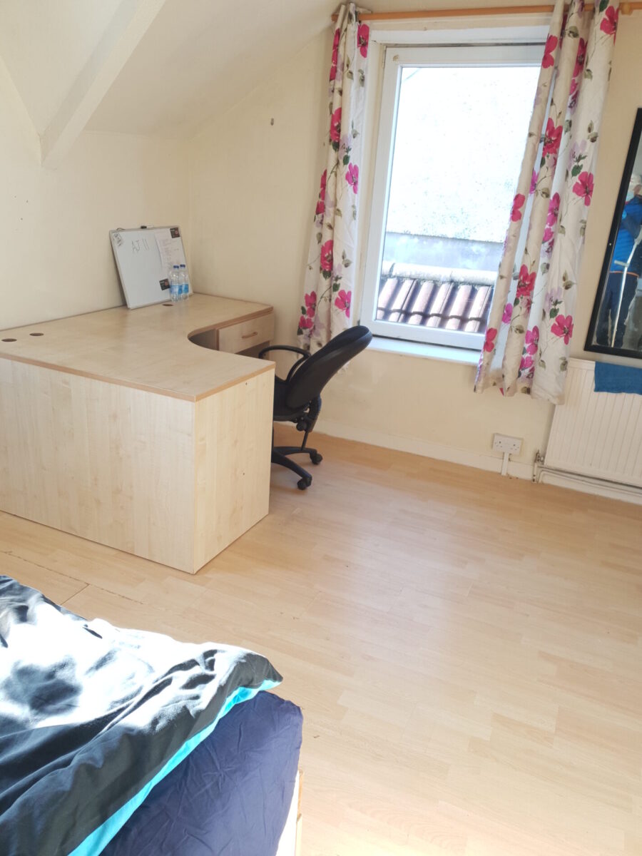 8 BED - 4 Bryn Road, Brynmill, Swansea, SA2 0AR