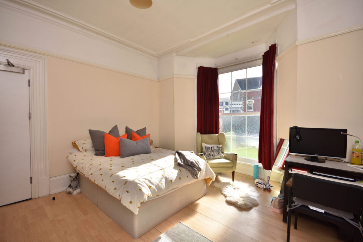 7 BED - 6 Glanmor Road, Uplands, Swansea, SA2 0PT