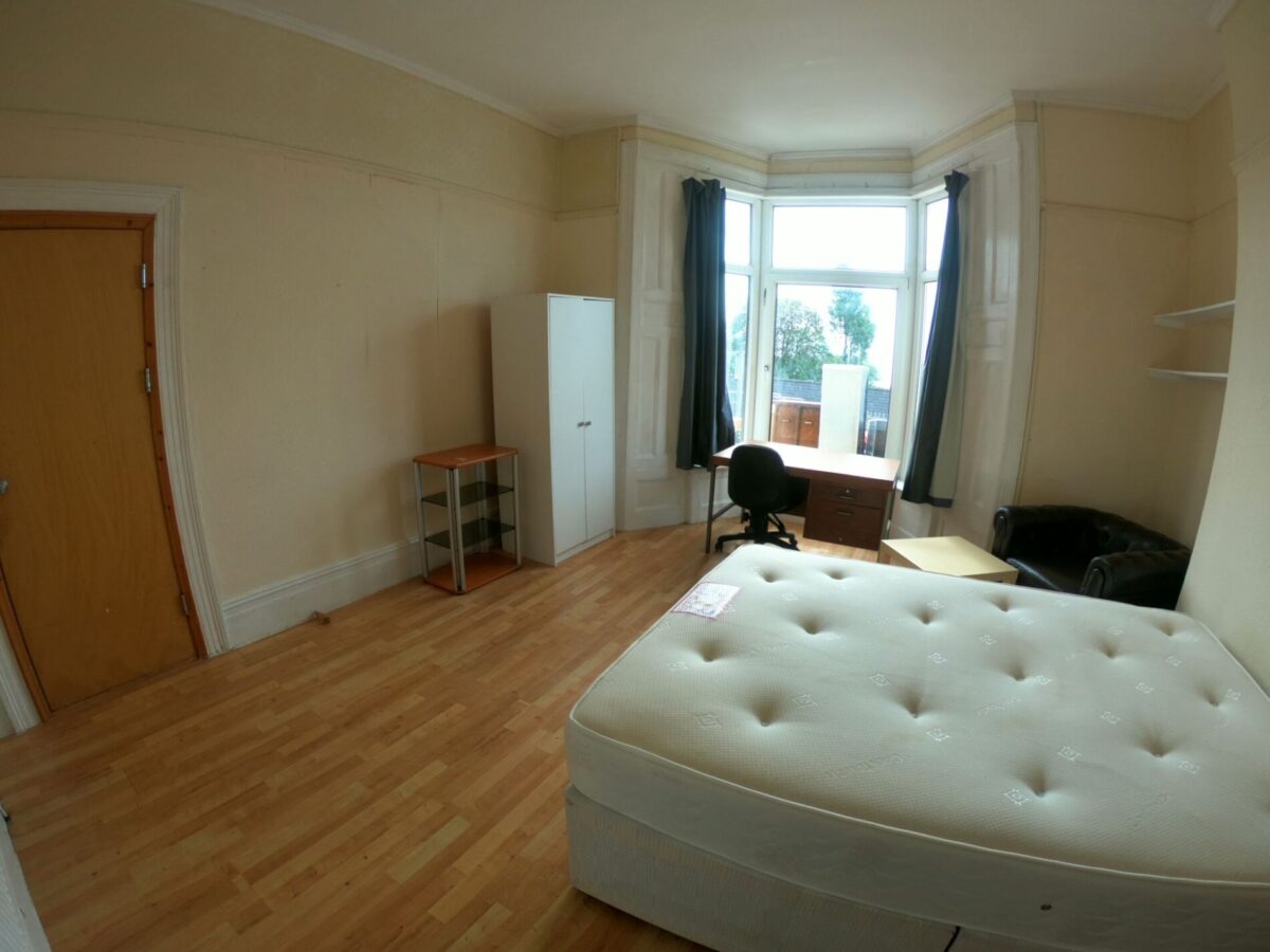 5 Bed - 92 Bryn Road, Brynmill, Swansea, SA2 0AS