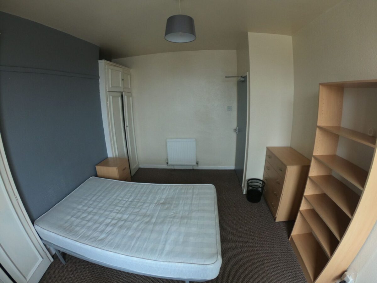 3 Bed Flat - Bryn Road, Brynmill, Swansea, SA2 0AS