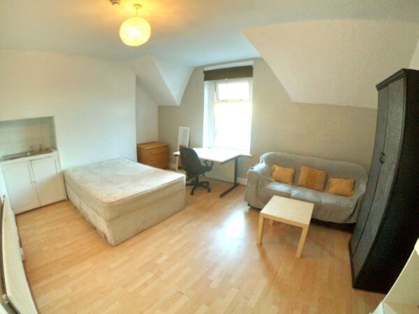 6 Bed -10 Eaton Crescent, Uplands, Swansea, SA1 4QJ