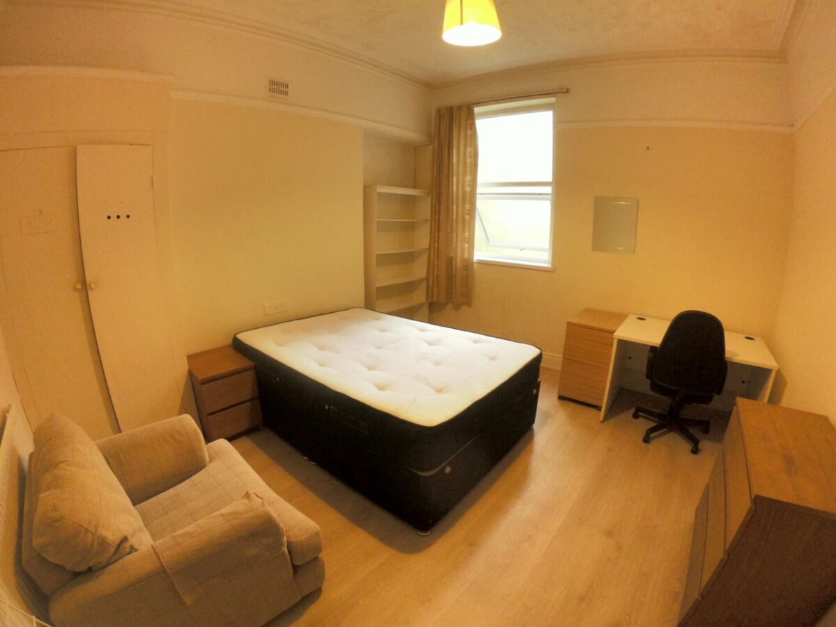 8 BED - 84 Bryn Road, Brynmill, Swansea, SA2 0AS