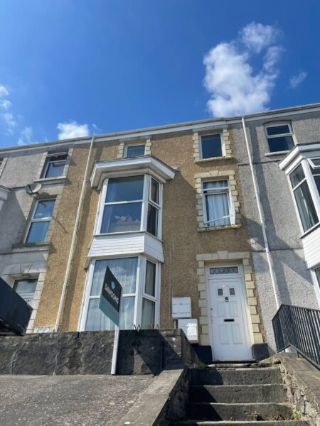 3 Bed Flat - Bryn Road, Brynmill, Swansea, SA2 0AS