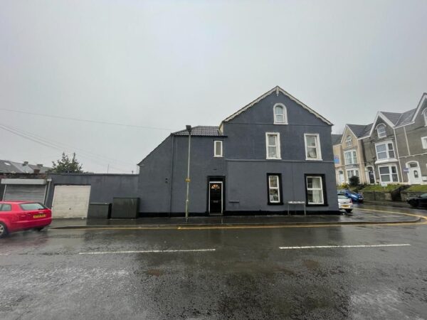 6 BED - 19 King Edward Road, Brynmill, Swansea, SA1 4LL