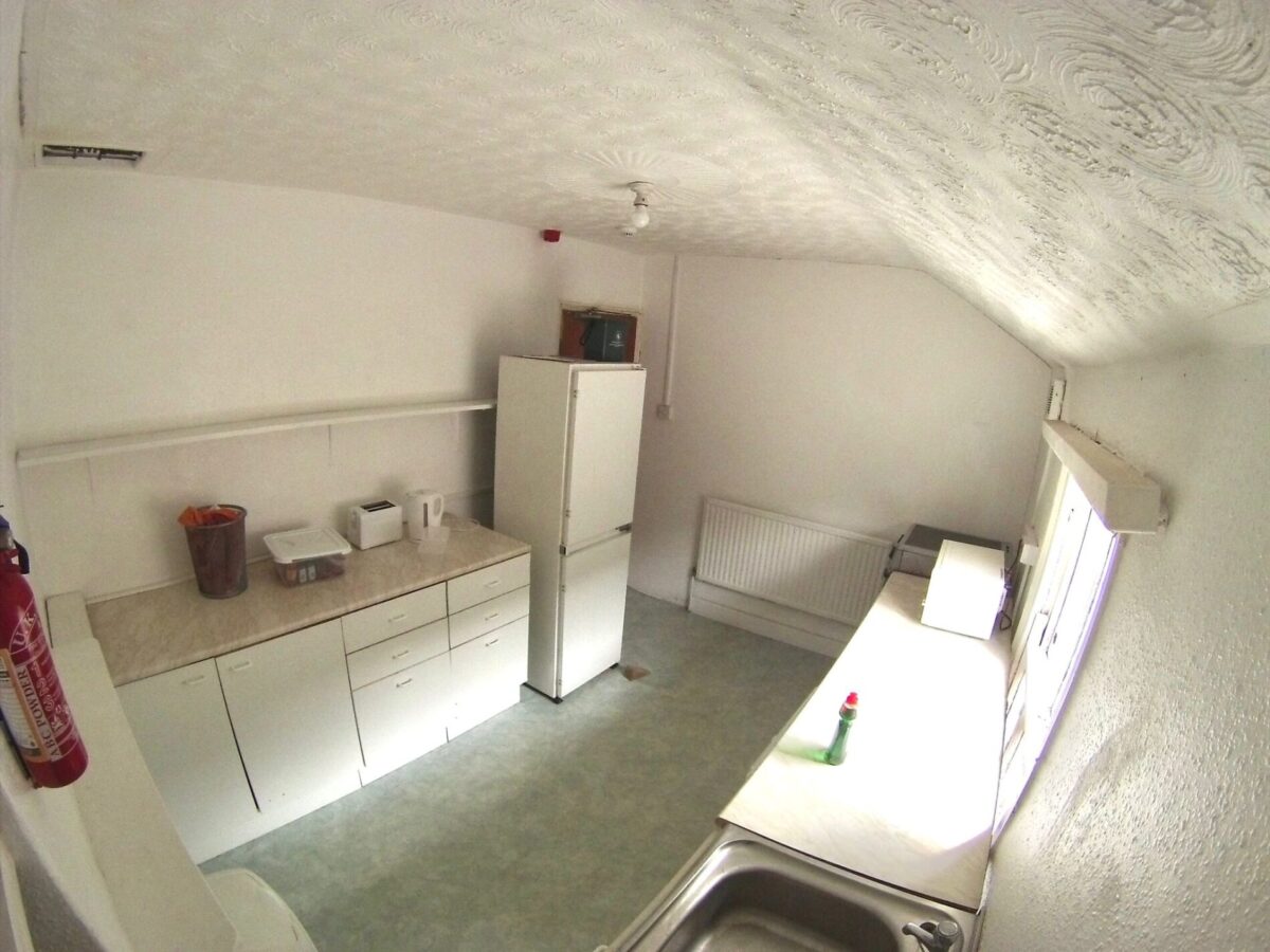 2 BED - 92 Bryn Road, Brynmill, Swansea, SA2 0AS