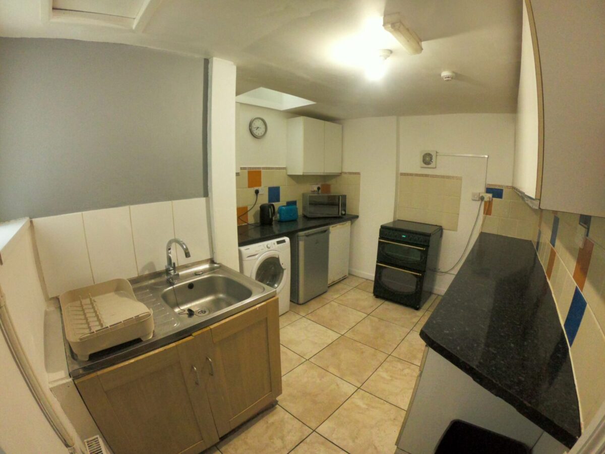 5 Bed - 92 Bryn Road, Brynmill, Swansea, SA2 0AS