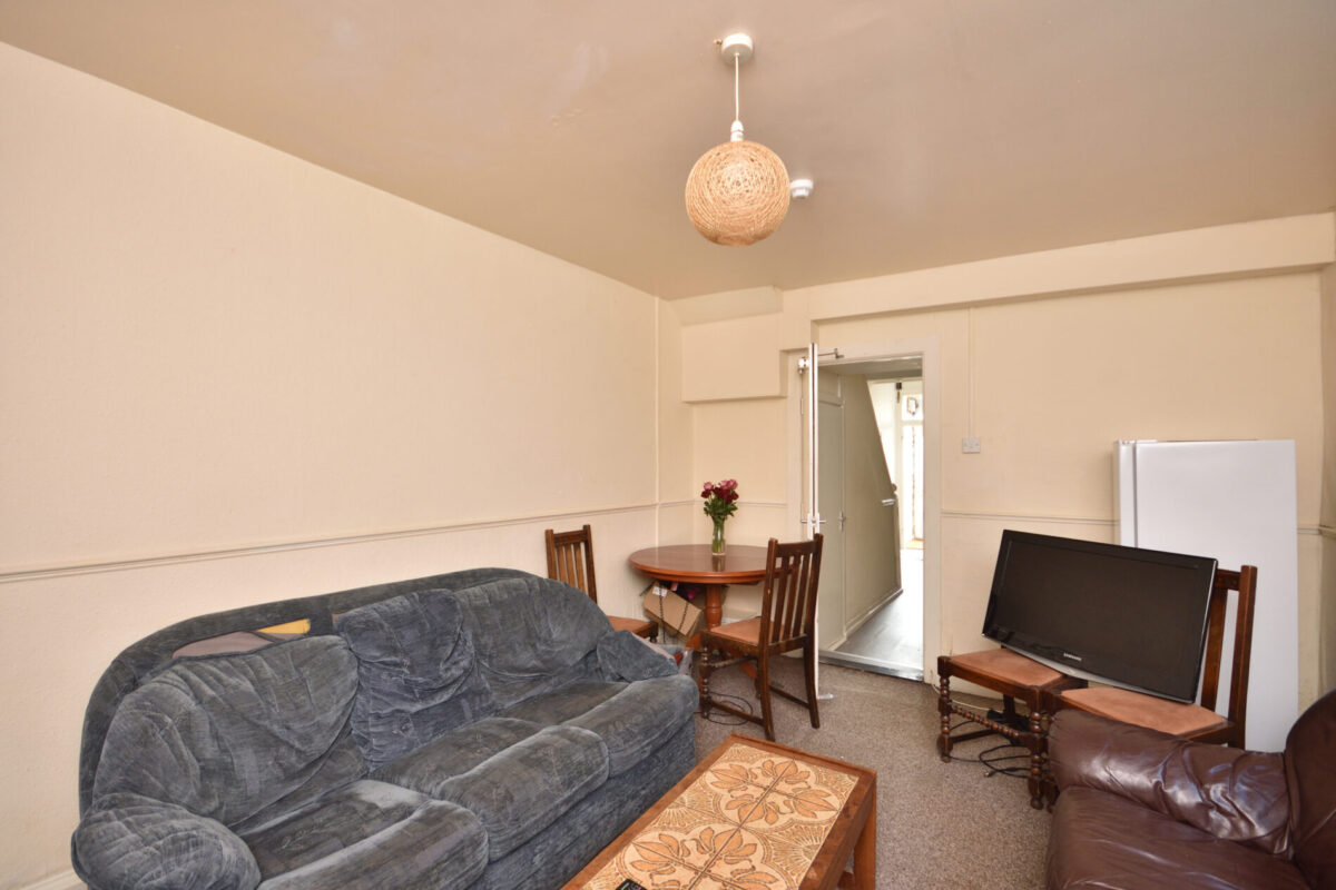 6 Bed - 31 Malvern Terrace, Brynmill, SA2 0BE