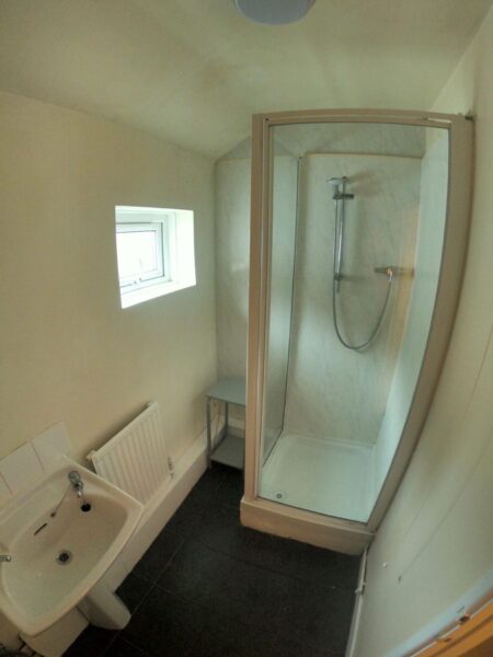 3 Bed Flat - Bryn Road, Brynmill, Swansea, SA2 0AS