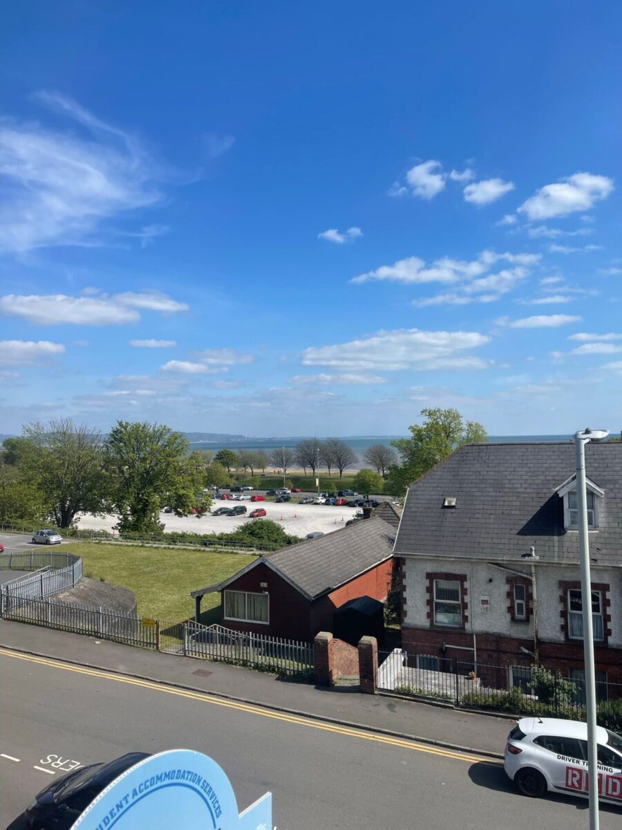 3 Bed Flat - Bryn Road, Brynmill, Swansea, SA2 0AS