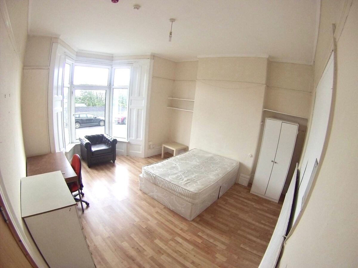 5 Bed - 92 Bryn Road, Brynmill, Swansea, SA2 0AS