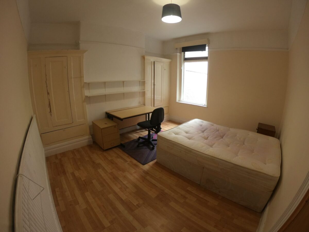 5 Bed - 92 Bryn Road, Brynmill, Swansea, SA2 0AS