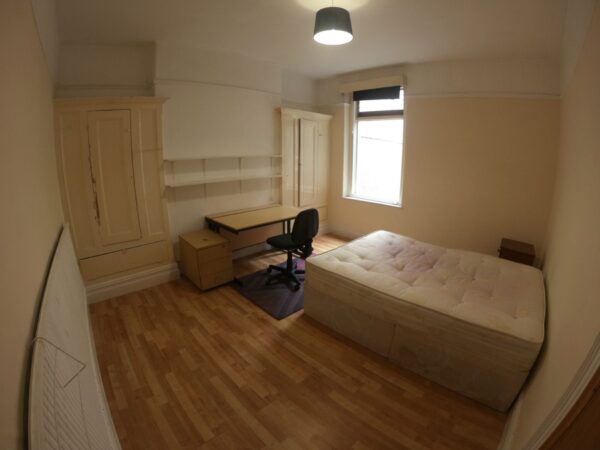 5 Bed - 92 Bryn Road, Brynmill, Swansea, SA2 0AS