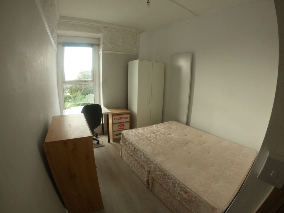 8 BED - 84 Bryn Road, Brynmill, Swansea, SA2 0AS