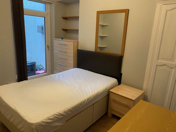5 BED - 9 Penbryn Terrace, Brynmill, Swansea, SA2 0DA