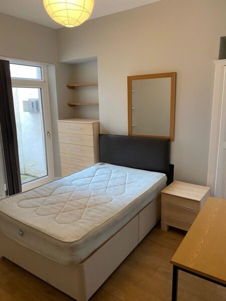 5 BED - 9 Penbryn Terrace, Brynmill, Swansea, SA2 0DA