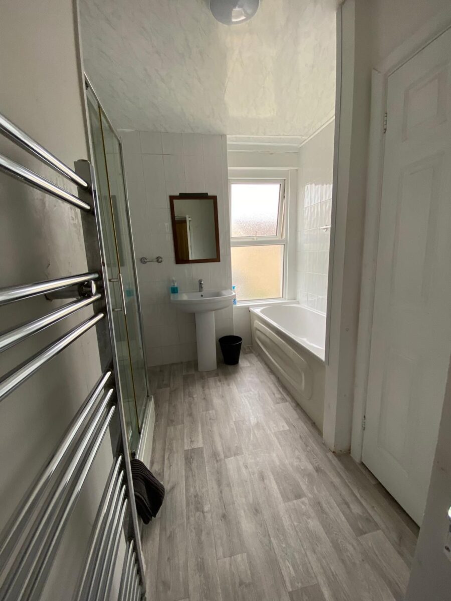 5 BED - 57 King Edward Road, Brynmill, Swansea, SA1 4LU