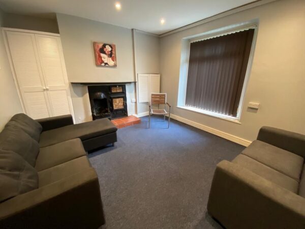 5 BED - 57 King Edward Road, Brynmill, Swansea, SA1 4LU