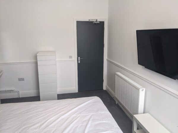 8 BED - 63A Uplands Crescent, Uplands, Swansea, SA2 0EY