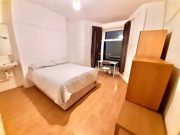 56 Cromwell Street, Mount Pleasant, Swansea, SA1 6EY
