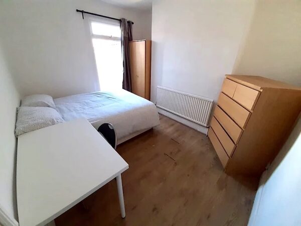 5 Richardson Road, Brynmill, Swansea, SA1 3TQ