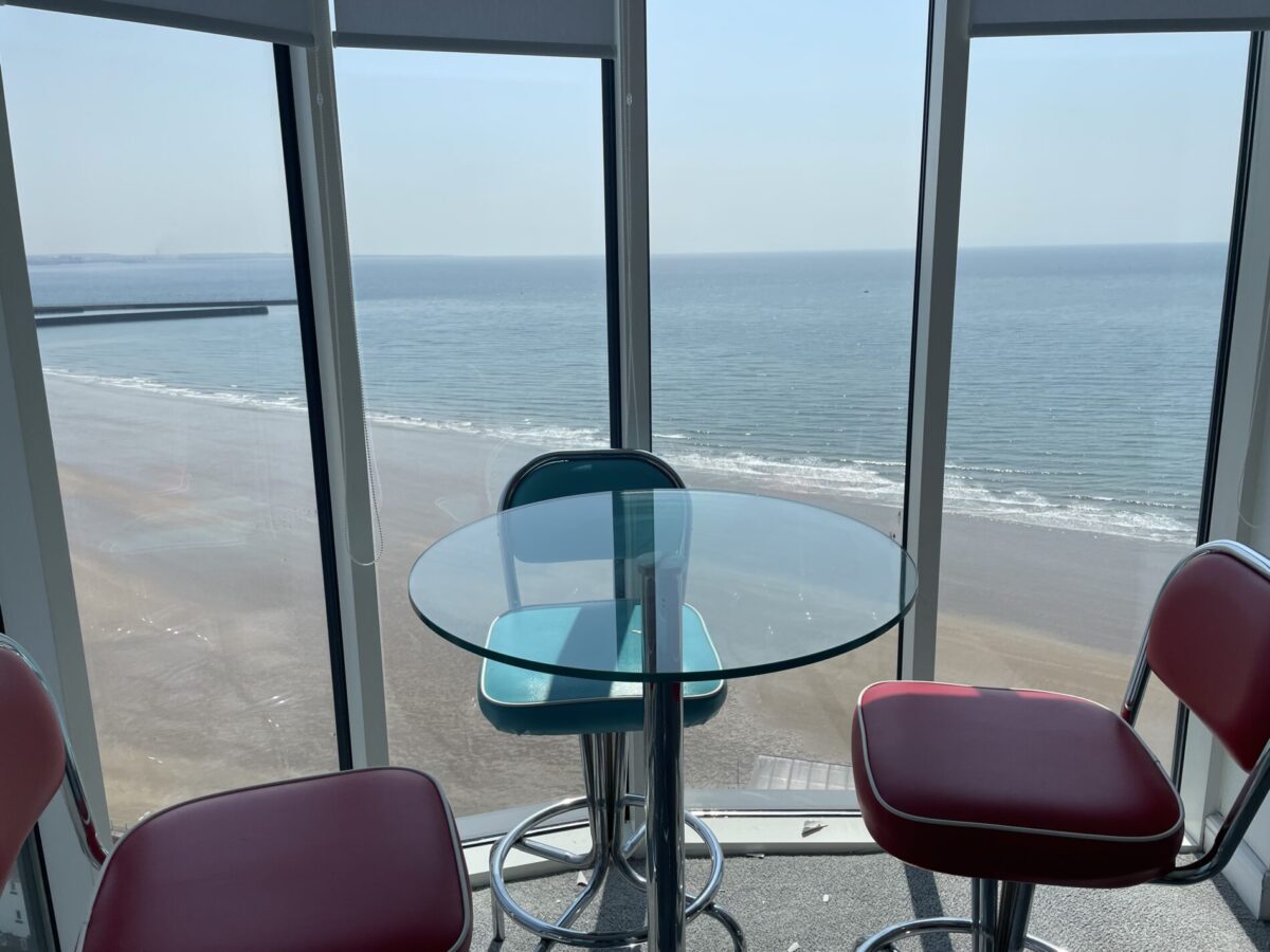 2 BED APARTMENT - 112 Meridian Tower, City Centre, Swansea, SA1 1JW