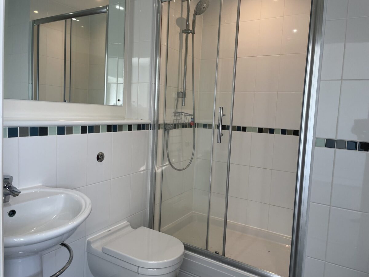 2 BED APARTMENT - 112 Meridian Tower, City Centre, Swansea, SA1 1JW