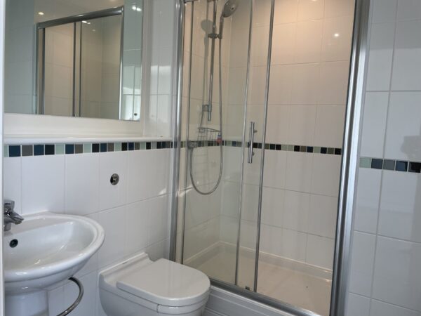 2 BED APARTMENT - 112 Meridian Tower, City Centre, Swansea, SA1 1JW