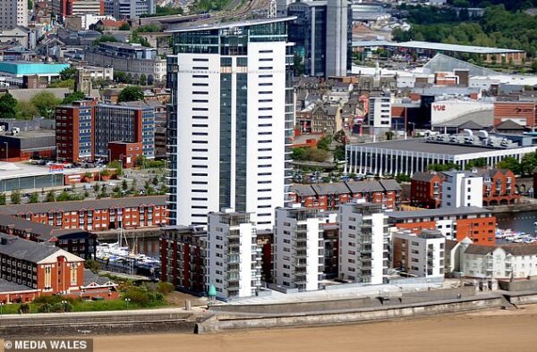 2 BED APARTMENT - 112 Meridian Tower, City Centre, Swansea, SA1 1JW
