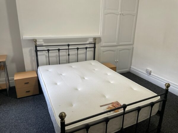 FLAT 2 - 10 Brynmill Crescent, Brynmill, Swansea, SA2 0AL
