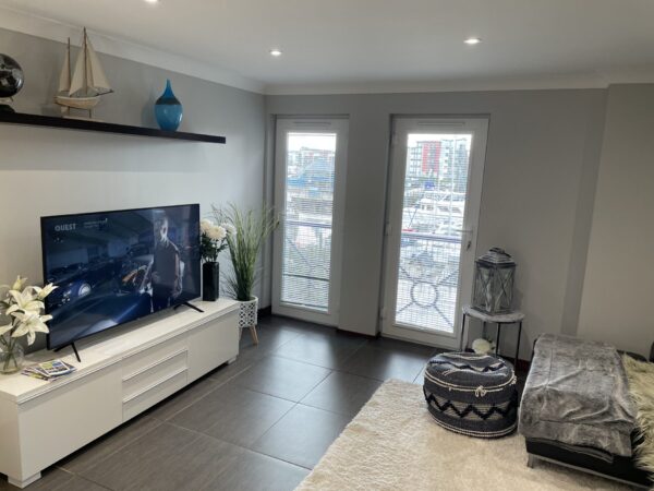 29 Monmouth House, Manheim Quay, Swansea, SA1 1WD