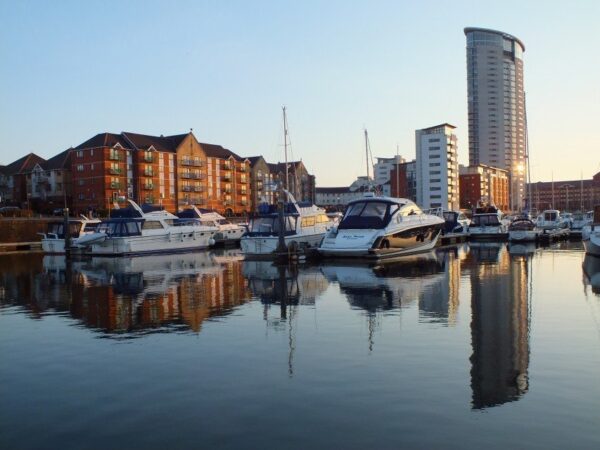 29 Monmouth House, Manheim Quay, Swansea, SA1 1WD