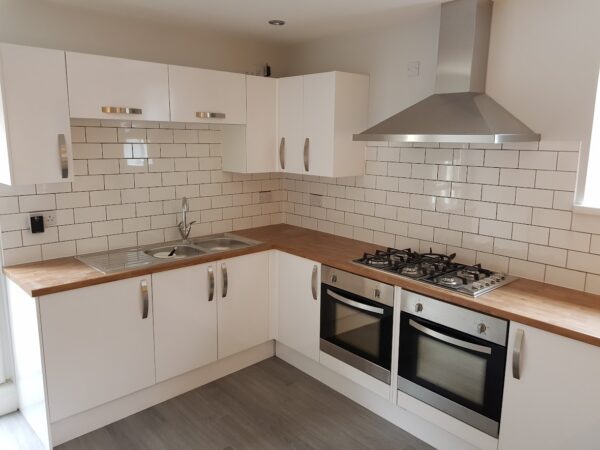 7 BED - 145 King Edward Road, Brynmill, Swansea, SA1 4LW