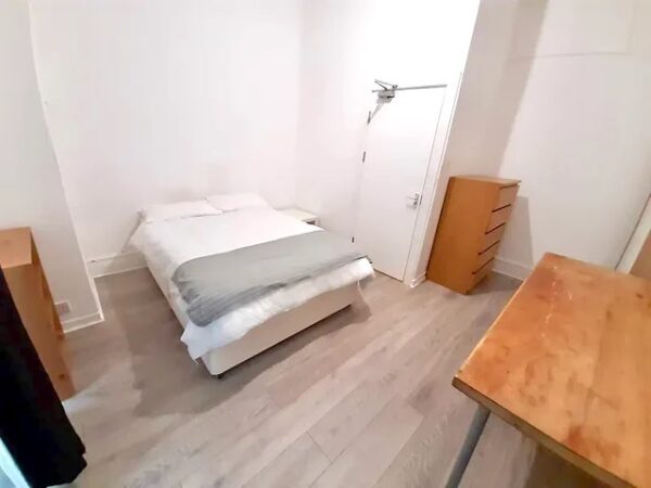 4 BED - 128B Eaton Crescent, Uplands, Swansea, SA1 4QR