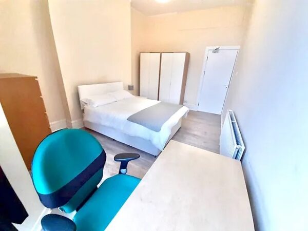 4 BED - 128B Eaton Crescent, Uplands, Swansea, SA1 4QR