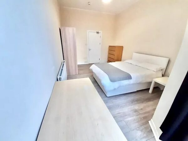 4 BED - 128B Eaton Crescent, Uplands, Swansea, SA1 4QR