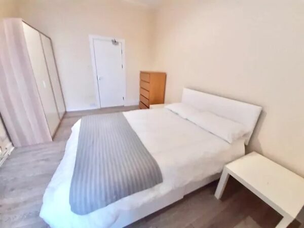 4 BED - 128B Eaton Crescent, Uplands, Swansea, SA1 4QR