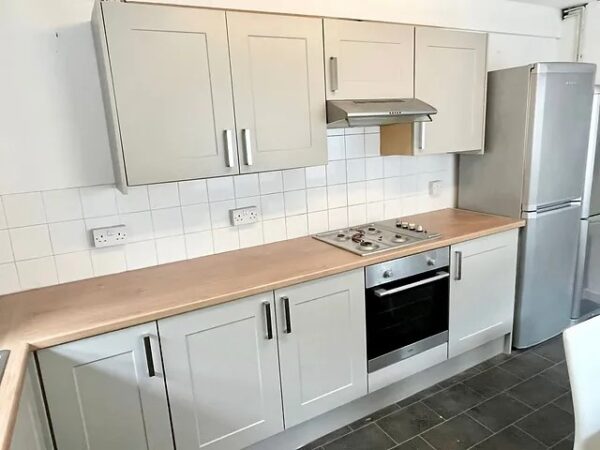 5 BED - 31 Nicholl Street, Swansea, SA1 4HF