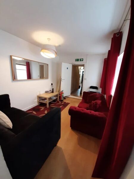 5 BED - 31 Nicholl Street, Swansea, SA1 4HF