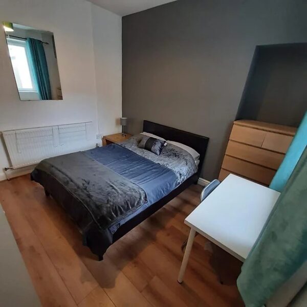 5 BED - 31 Nicholl Street, Swansea, SA1 4HF