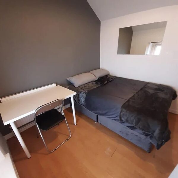 5 BED - 31 Nicholl Street, Swansea, SA1 4HF