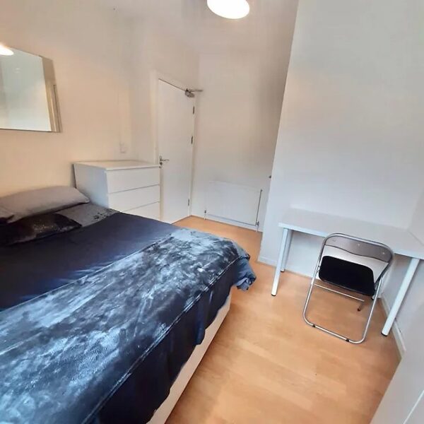 5 BED - 31 Nicholl Street, Swansea, SA1 4HF