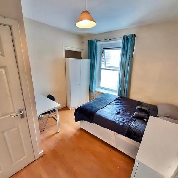 5 BED - 31 Nicholl Street, Swansea, SA1 4HF