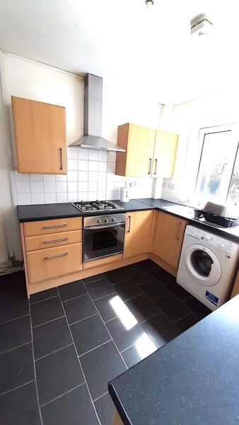 5 BED - 45 Rhyddings Park Road, Brynmill, Swansea, SA2 0AF