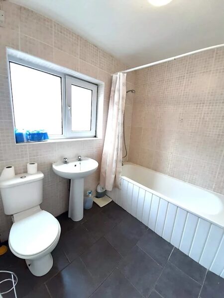 5 BED - 45 Rhyddings Park Road, Brynmill, Swansea, SA2 0AF