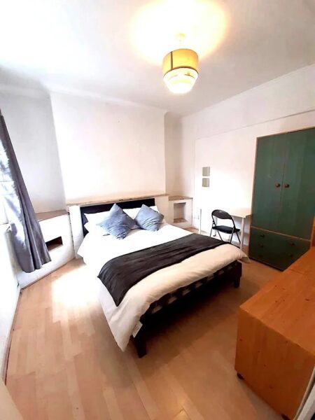 5 BED - 45 Rhyddings Park Road, Brynmill, Swansea, SA2 0AF