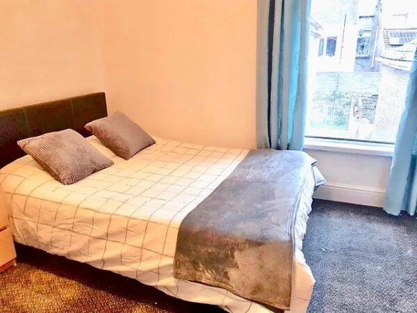 4 BED - 57 Cromwell Street, Mount Pleasant, Swansea, SA1 6EY