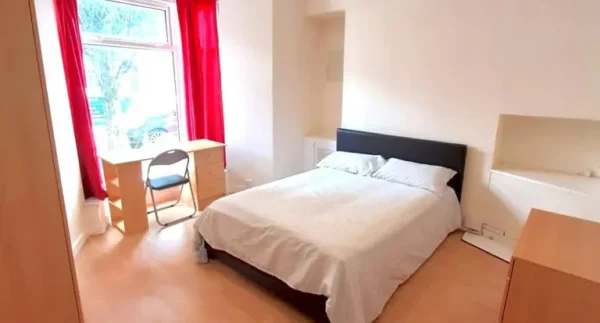 5 BED - 127 St Helens Avenue, Brynmill, Swansea, SA1 4NW