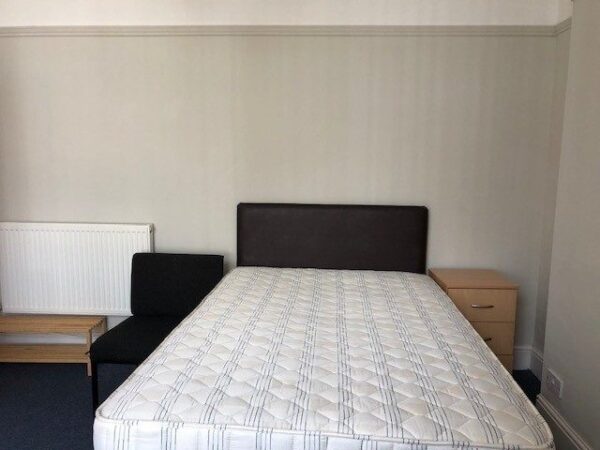 5 BED - 18 Malvern Terrace, Brynmill, Swansea, SA2 OBE