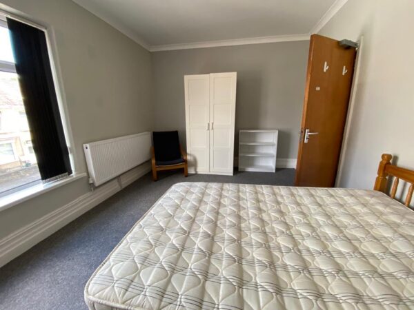 1 Alexandra Terrace, Brynmill, Swansea, SA2 0DX